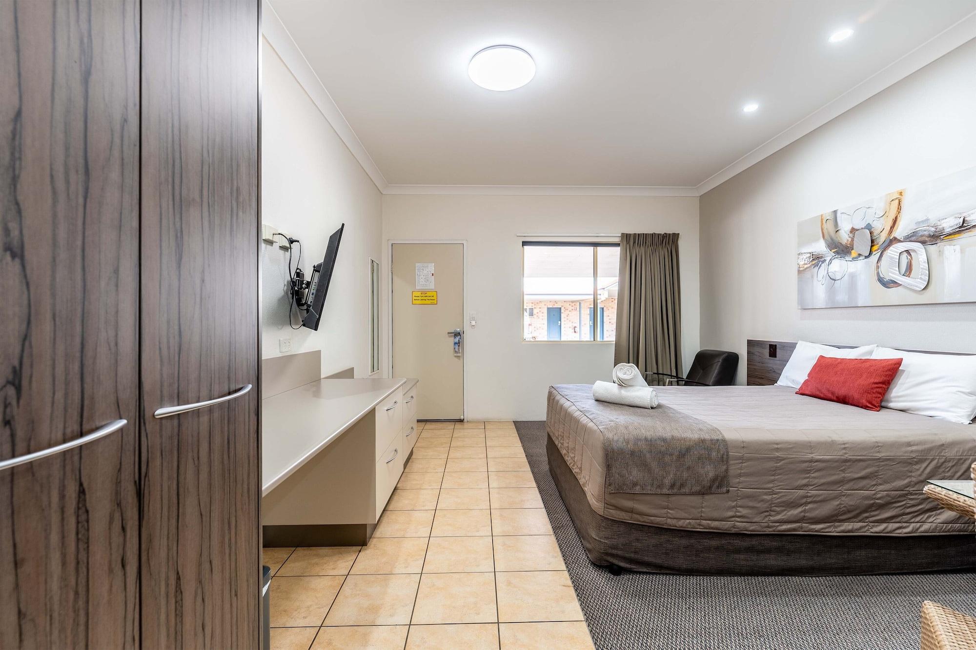 Midlander Motor Inn
