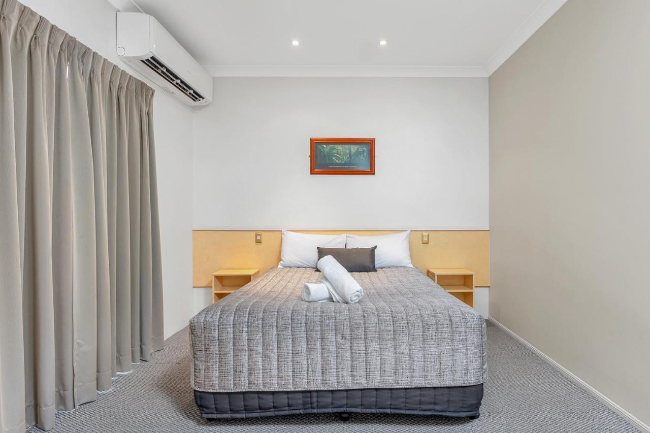 Midlander Motor Inn Hotel 4*