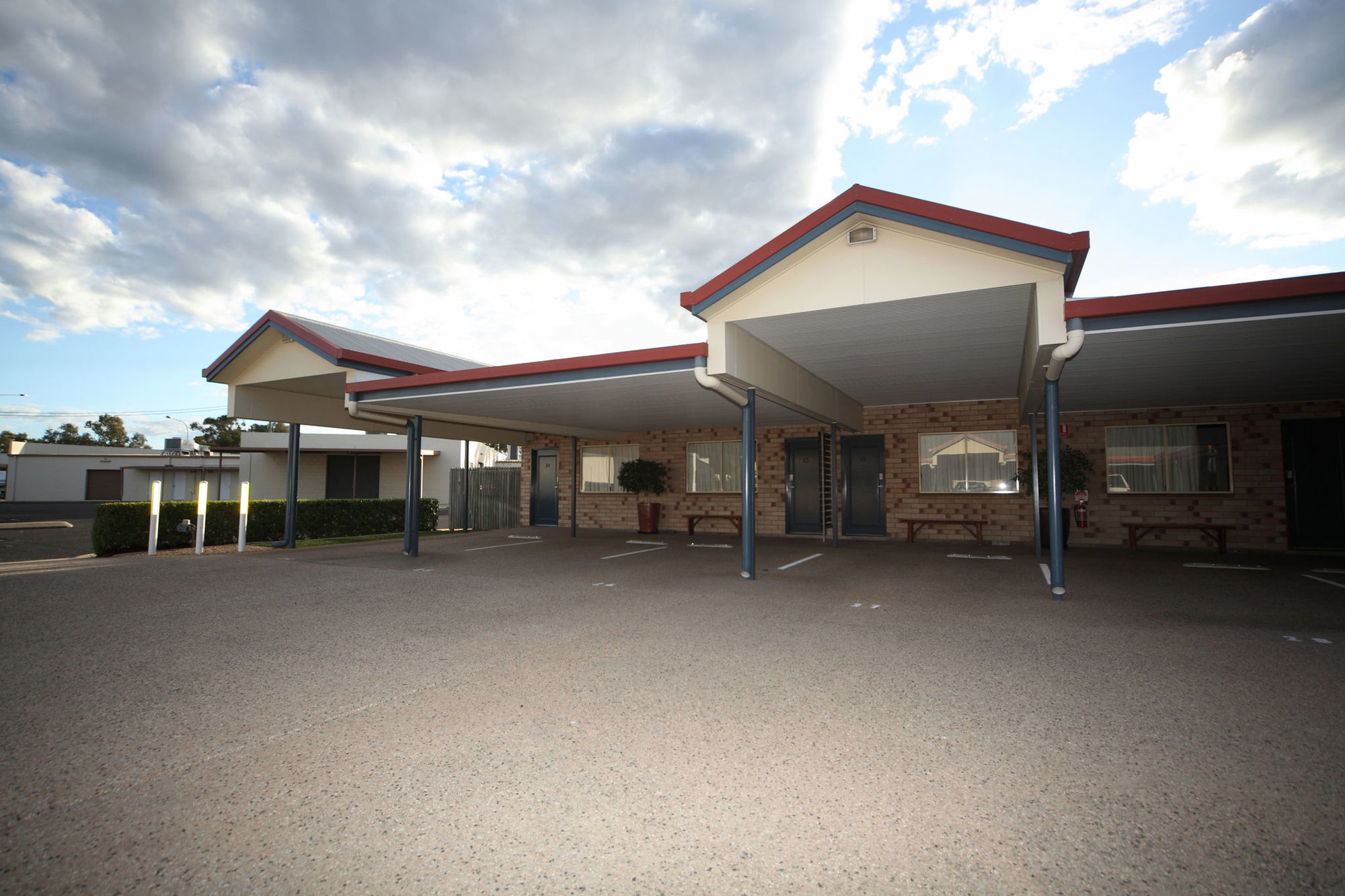 Midlander Motor Inn Hotel