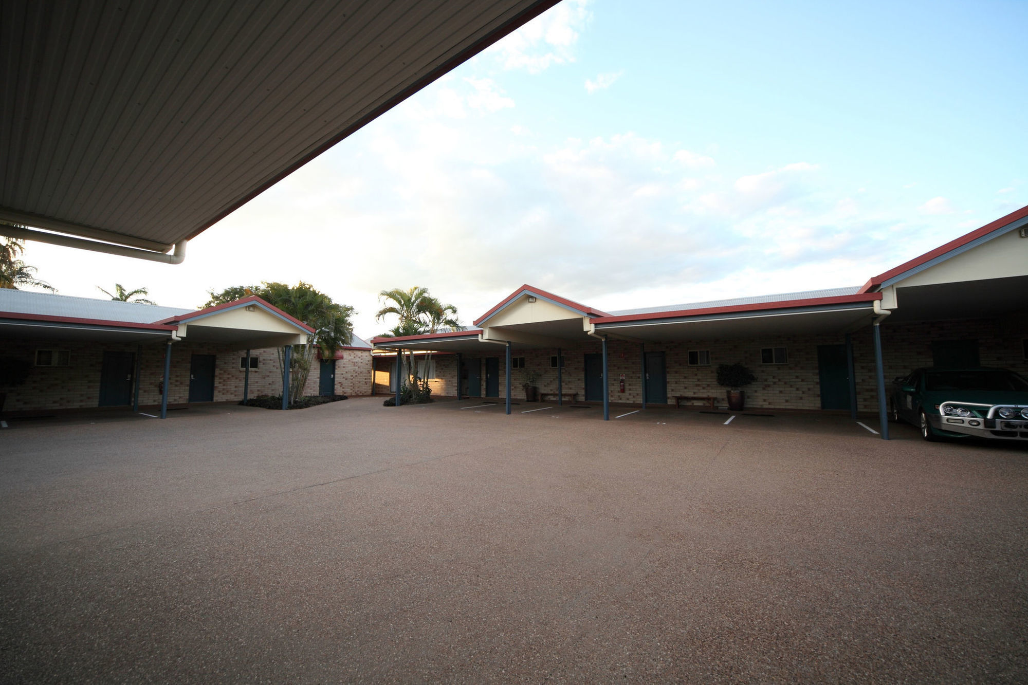 Midlander Motor Inn 4*