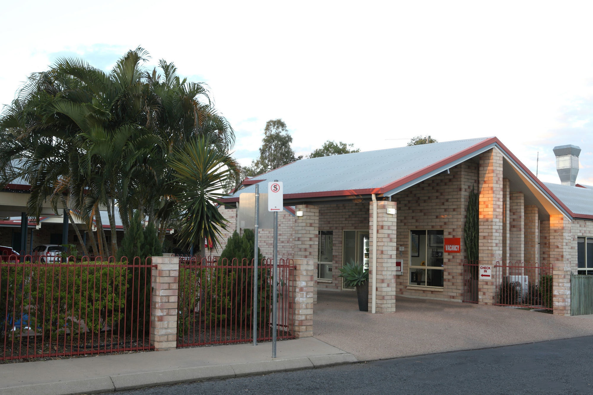 Midlander Motor Inn Hotel Emerald
