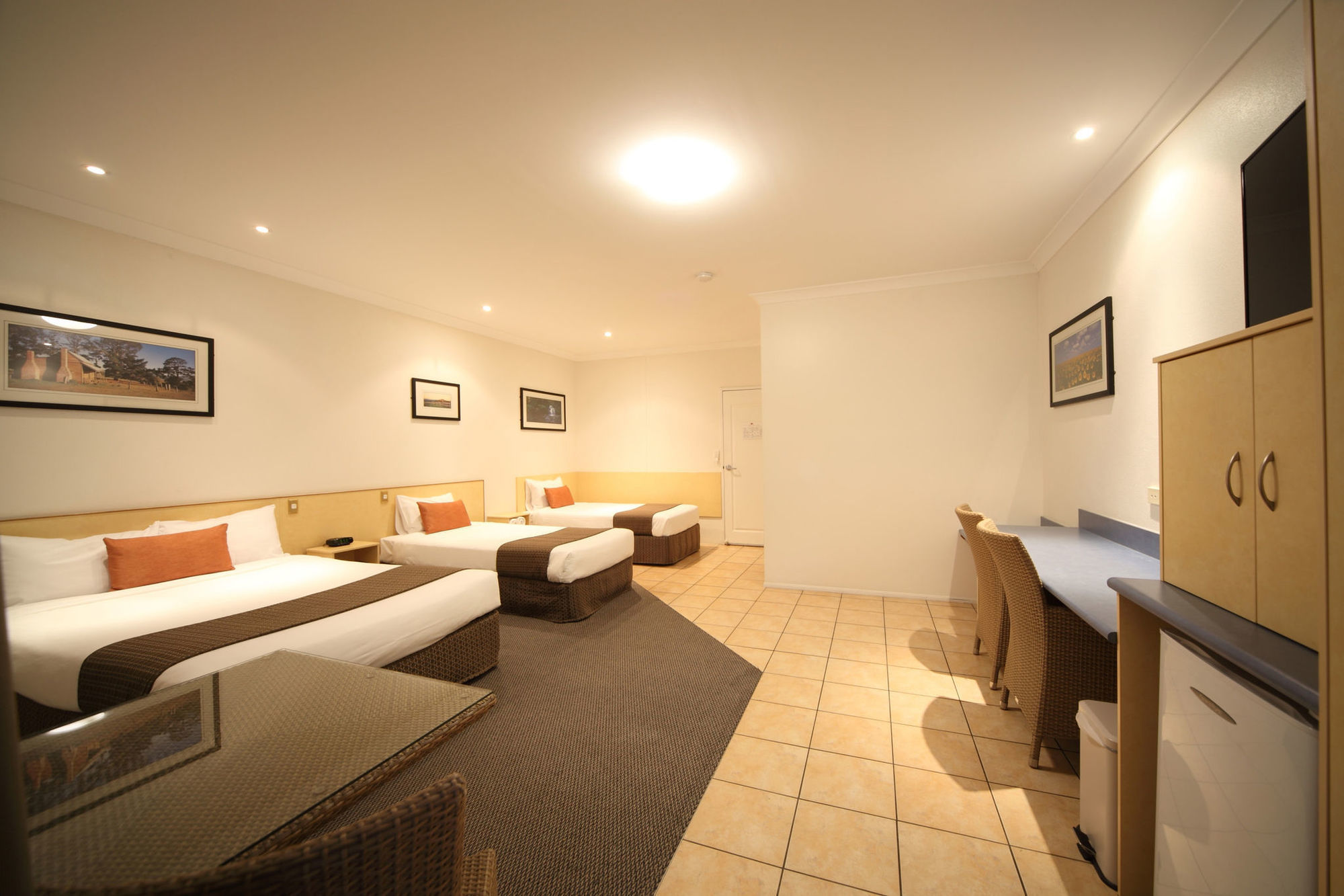 Midlander Motor Inn Hotel Emerald